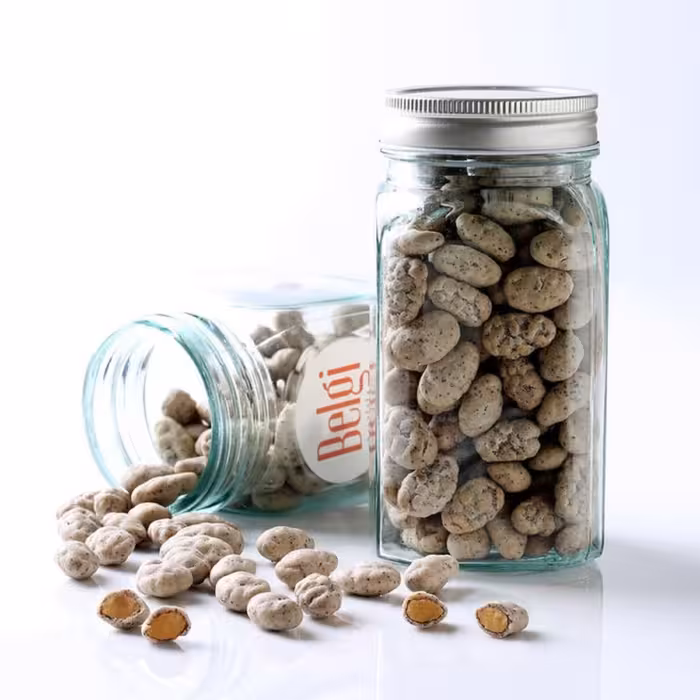 دراژه بادام و قهوه با مغزی بادام اعلا و روکش شکلات سفید 