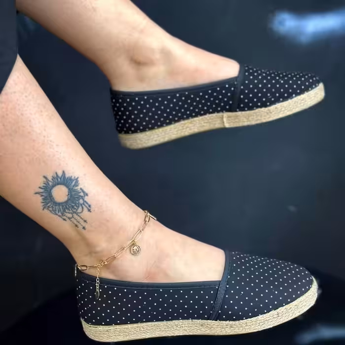 کفش ونس  زنانه پارچه ترک ارسال رایگان زیره کنفی سایزبندی 37 تا 40 رنگ بندی مشکی سفید کرم سبز  آبی زرد مدل توپی