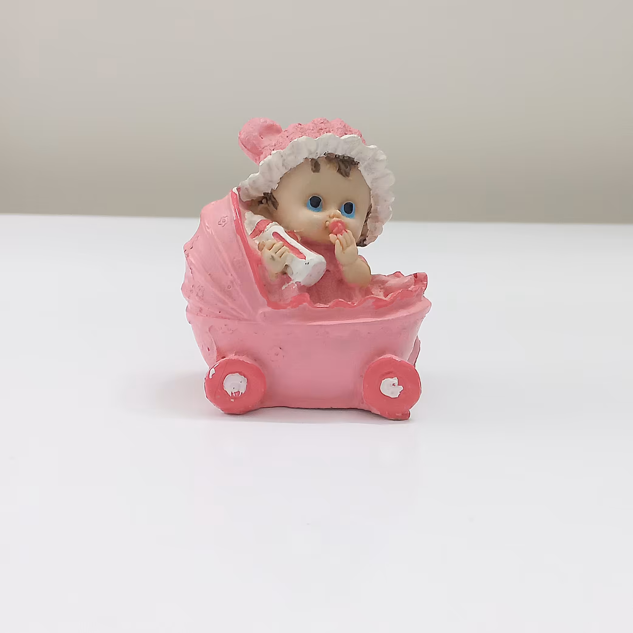 مجسمه نی نی