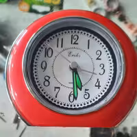 ساعت رومیزی اریکس. 