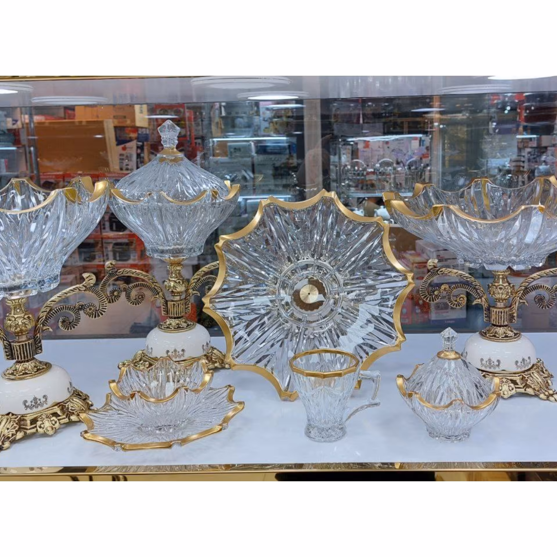 سرویس پذیرایی مدل الیزه سفید لب طلا 6 نفره