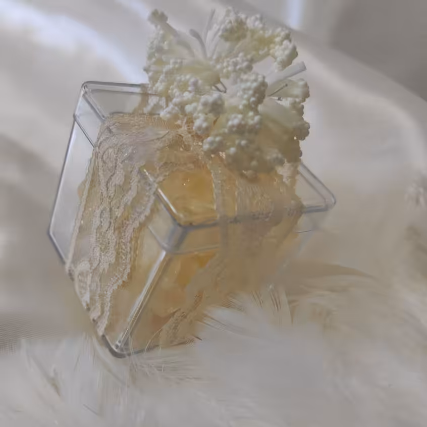 گیفت جعبه پلکسی به همراه نبات