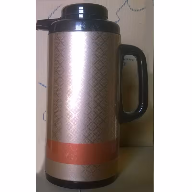 فلاسک 1.9 لیتر بدنه فلزی سرپیچ طرح دار شیشه سفید رجال - طرح 2