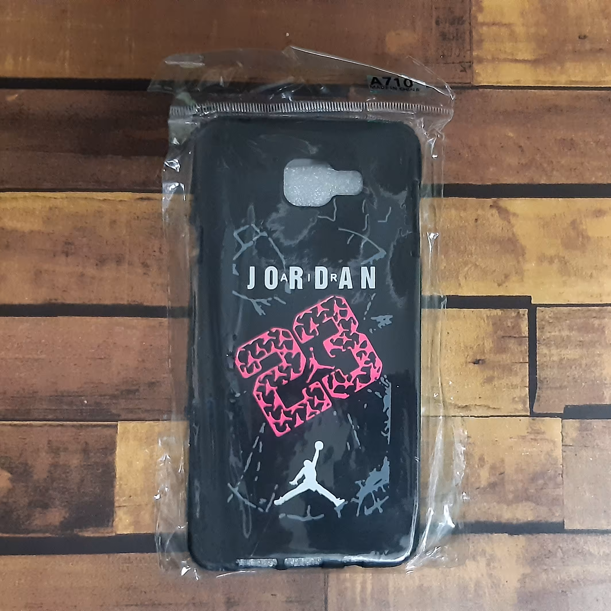 قاب سیلیکونی طرح دار سامسونگ مدل A7 2016 مناسب برای محافظت از پشت گوشی و خط خش