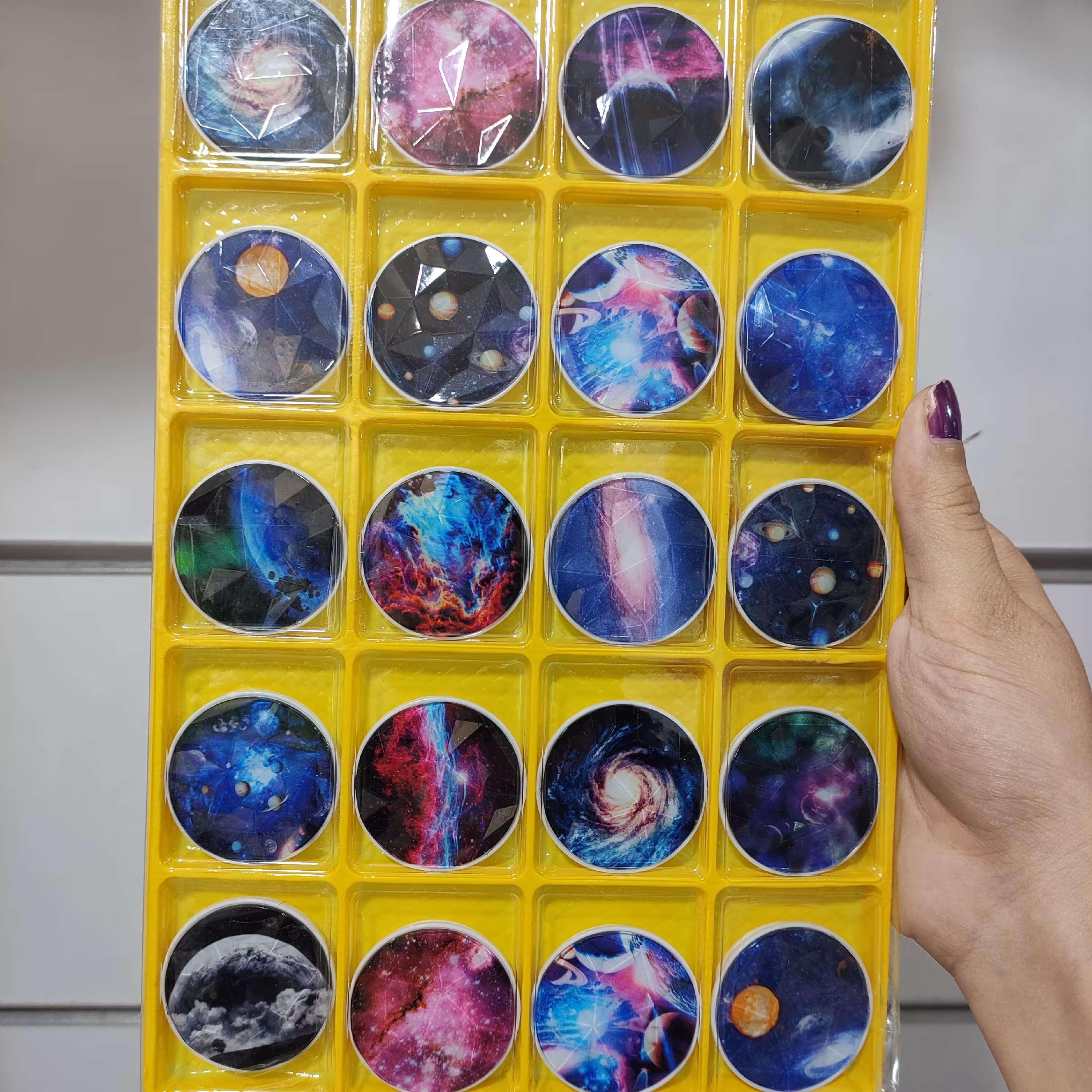 پاپ سوکت طرح دار مناسب برای تمامی مدل گوشی ها،قیمت تکی پاپ سوکت ها  12هزارتومان