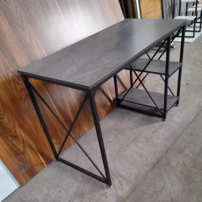 میز کار فلزی(ارسال به صورت باربری و پس کرایه است)