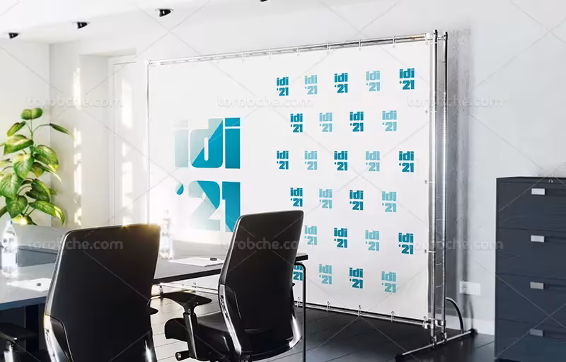 موکاپ لایه باز بنر دیواری | گرافیک با طعم تربچه