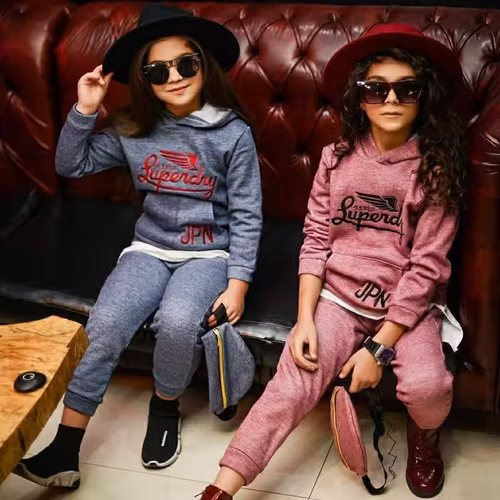 سه تکه بچگانه هودی و شلوار و کیف کمری وتخل کرک جنس دورس کرکی گرم تنخور زیبا مناسب سن دو تا 8سال