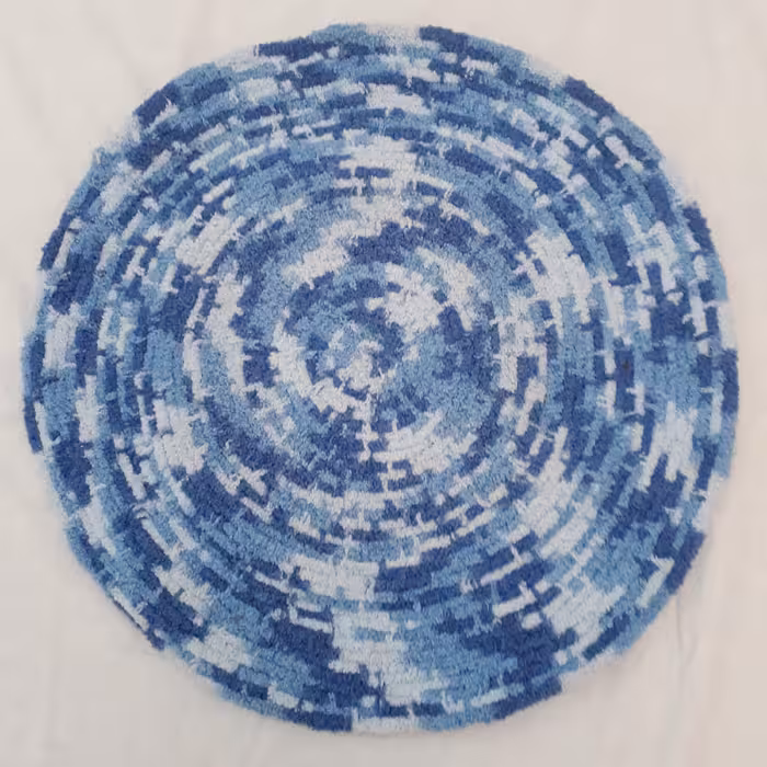 پادری زیر دیگی رومیزی ابر و باد