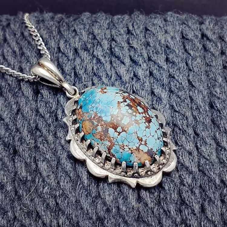 نگین فیروزه نیشابوری اصل و معدنی شجری تراش دامله گوشتی با پایه نقره