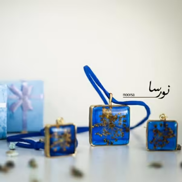 نیم ست رزینی گل طبیعی