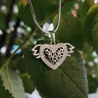 گردنبندمینیمال بال فرشته نقره ای رنگ
