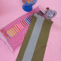 جامدادی پارچه ای مداد رنگی 24 تایی  ،دارای جا برای خط کش