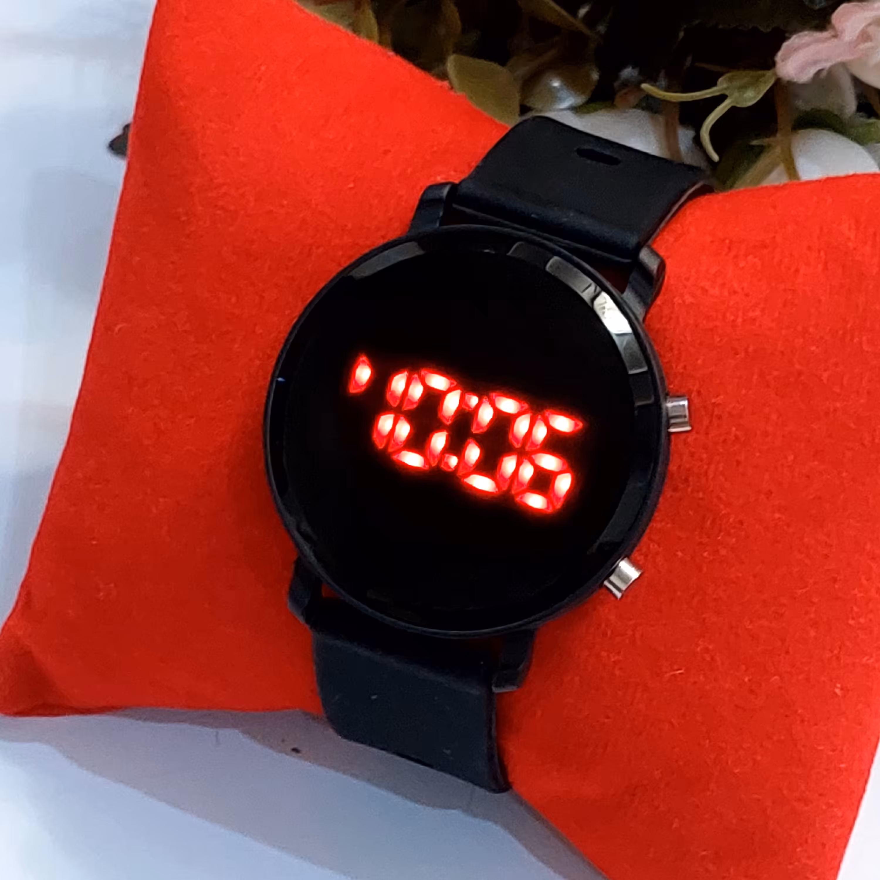 ساعت پسرانه و دخترانه اسپورت با کیفیت جنس عالی  مشکی دور مشکی 