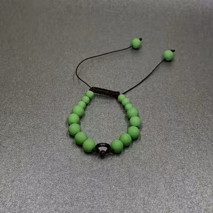 دستبند مدل آسانسوری با مهره های سبز فسفری  خرج کار برنزی نعل اسب 