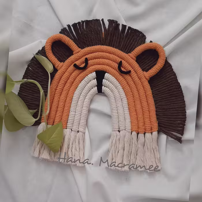 آقا شیر جنگل از نوع مکرومه ابعادش 25 * 25 