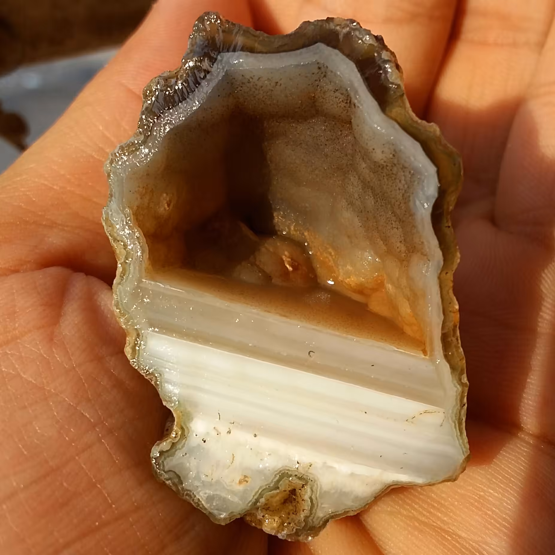 نمونه کلکسیونی 100 در 100 طبیعی سنگ راف توپی تو خالی عقیق خطی محشر شاااهکار خلقت