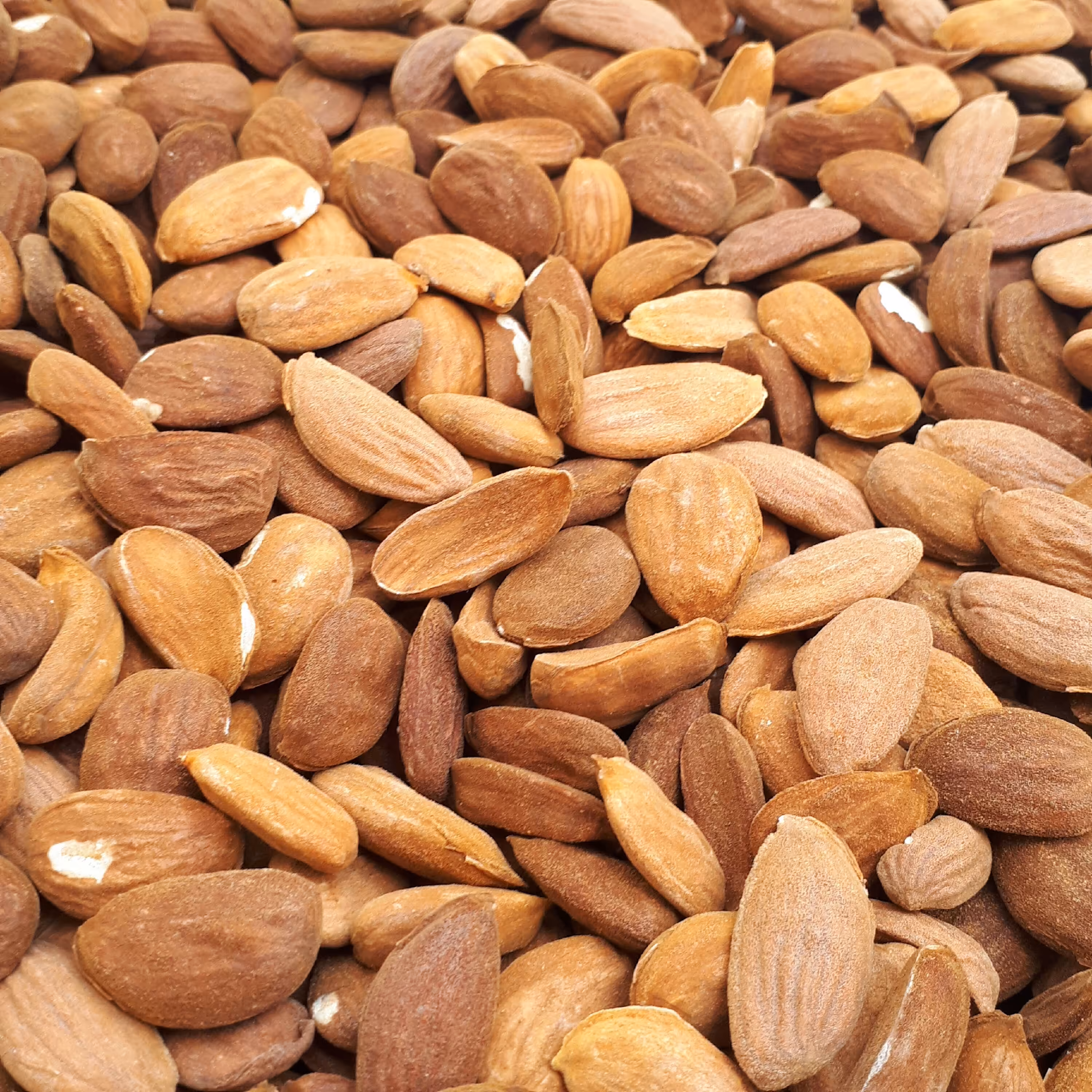 مغز بادام محلی ایرانی (400 گرمی) (ارسال رایگان)