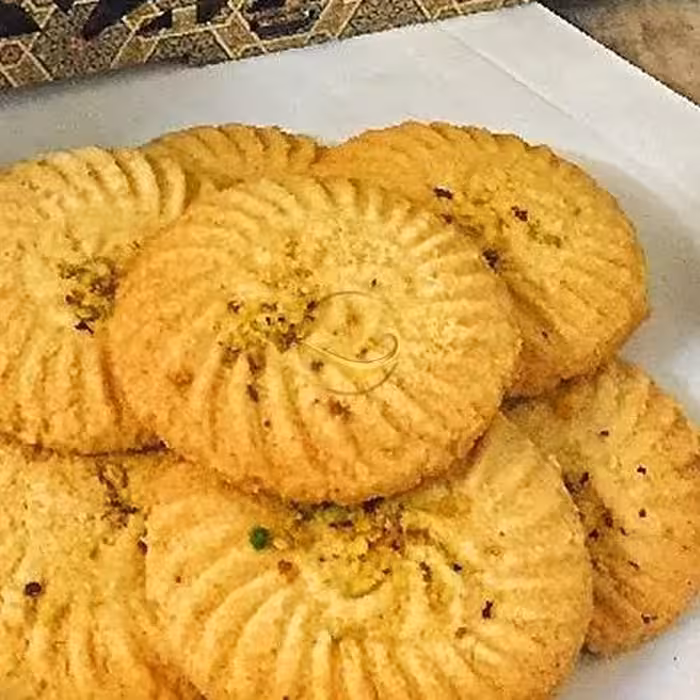 کلوچه سوغات کاشان با روغن نباتی حتما استعلام موجودی بگیرید