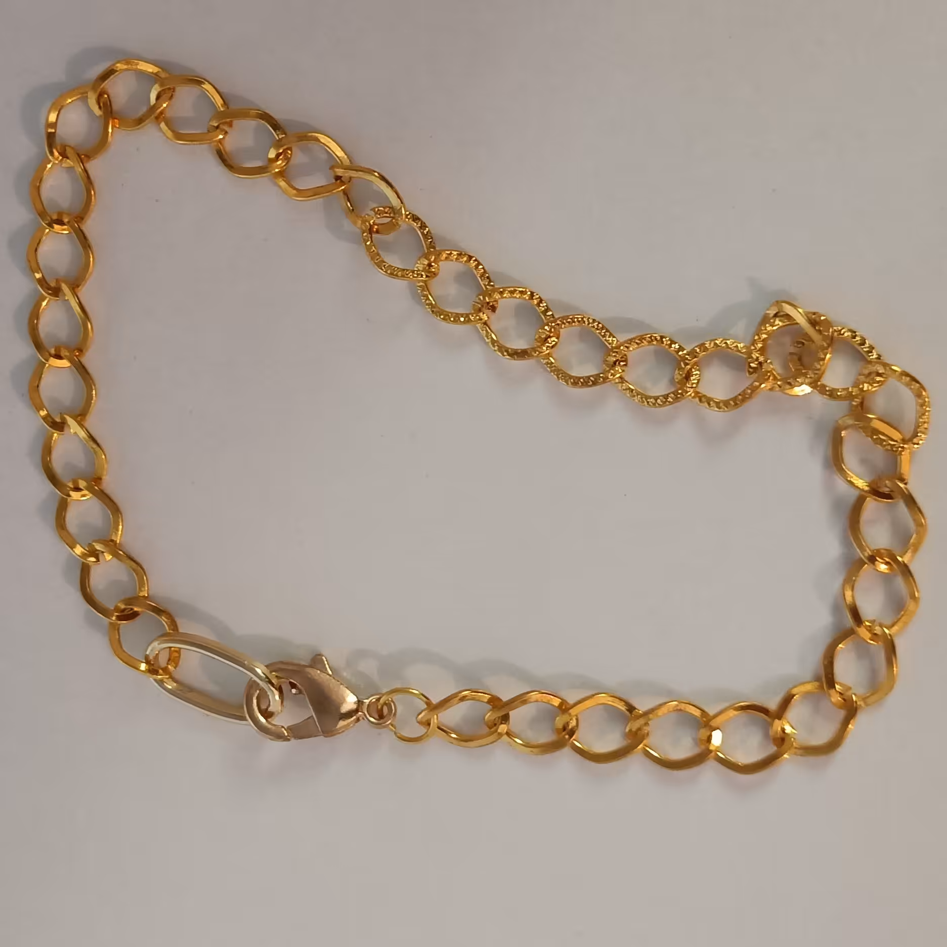 دستبند طلایی استیل