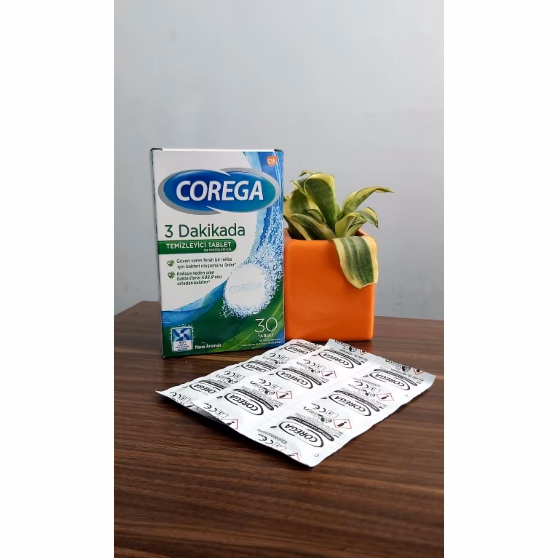 قرص تمیز کننده دندان مصنوعی کورگا 30 عددی