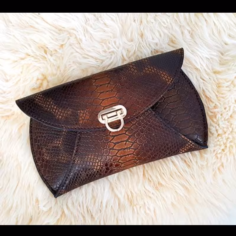 کیف دستی چرم دستدوز  زنانه مدل مجلسی (چرم طبیعی و کاملا دست دوز )