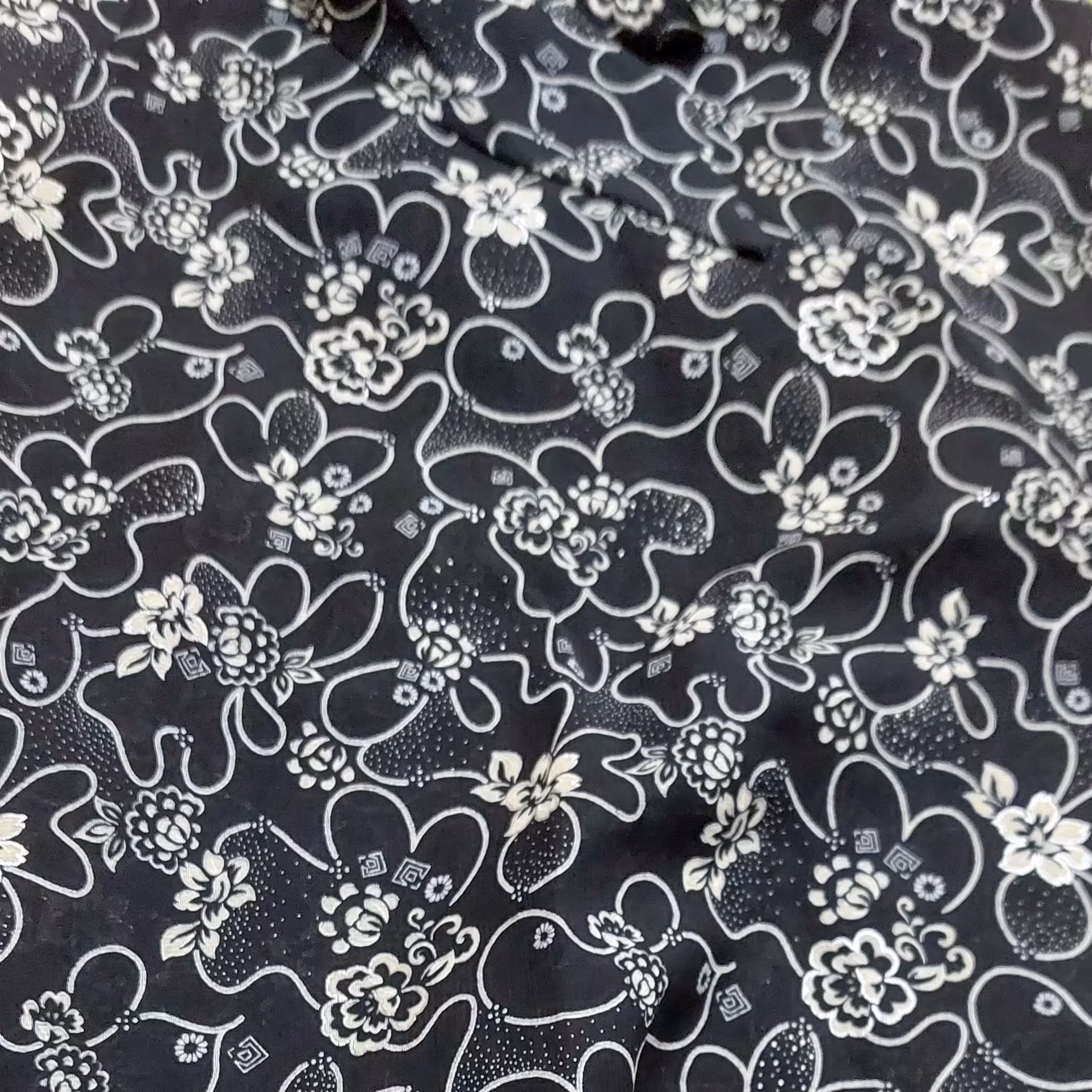 شال و مقنعه لبنانی وارداتی