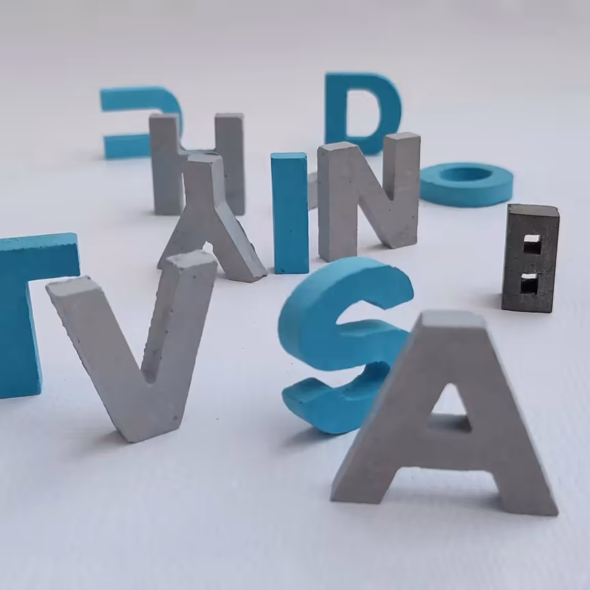 حروف و اعداد بتنی ( 26 حرف و 10 عدد )