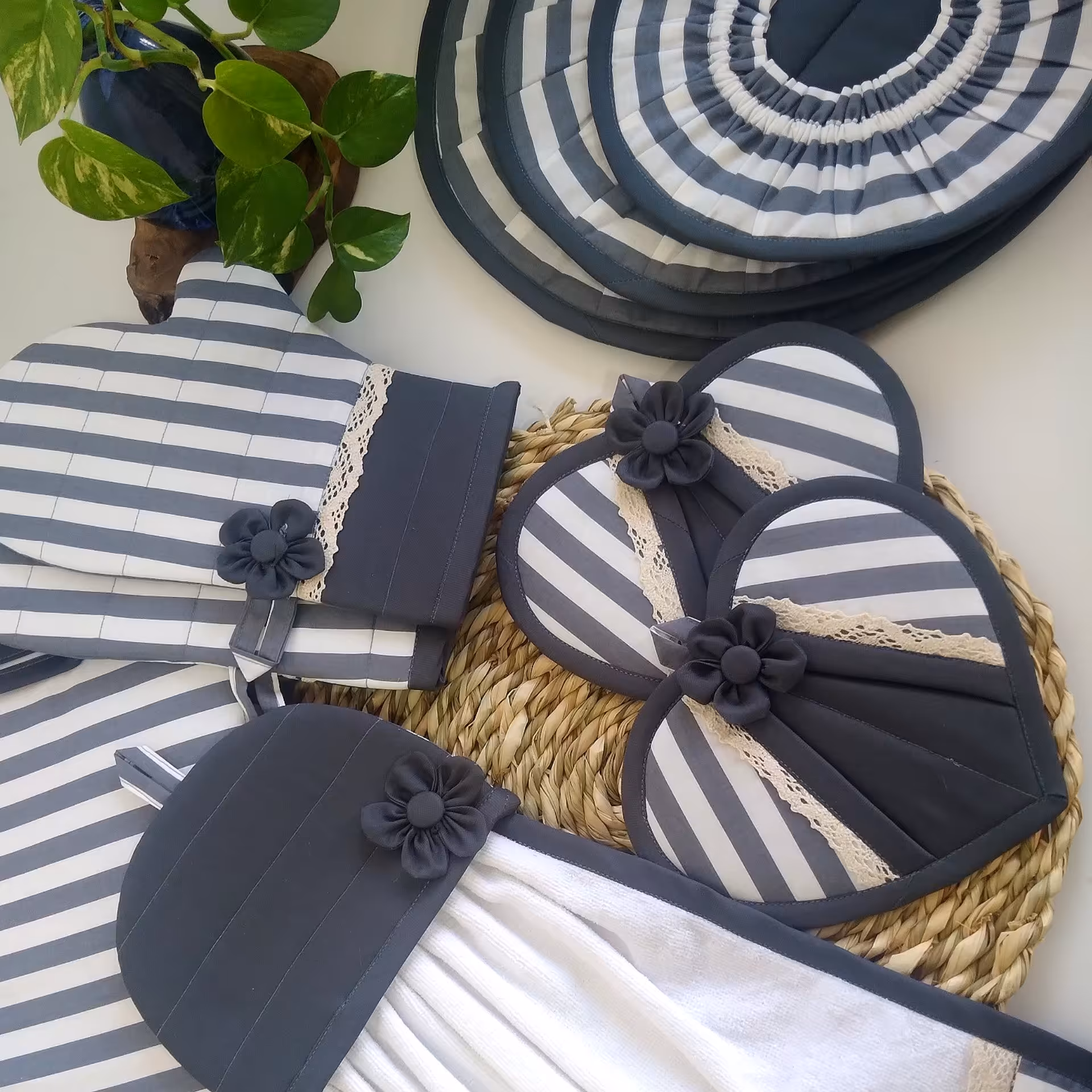 سرویس 20پارچه ای اشپزخانه طوسی راه راه