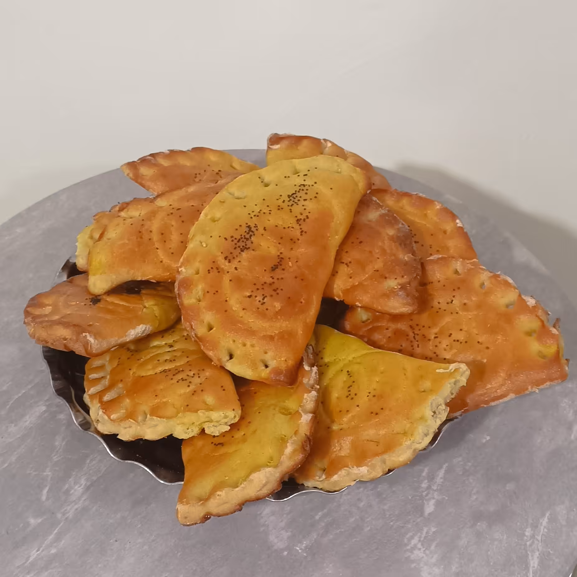 فطیر محلی خانگی مغزدار (حلوای مخصوص فطیر) دونه ای هفت هزار تومان