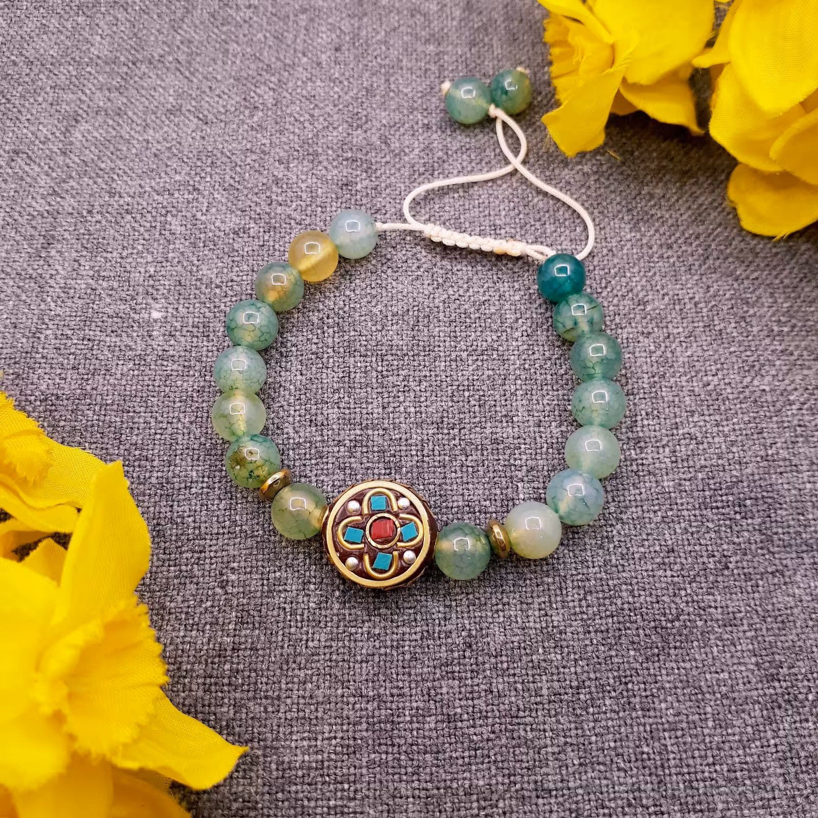 دستبند اسپرت با مهره تبتی و عقیق