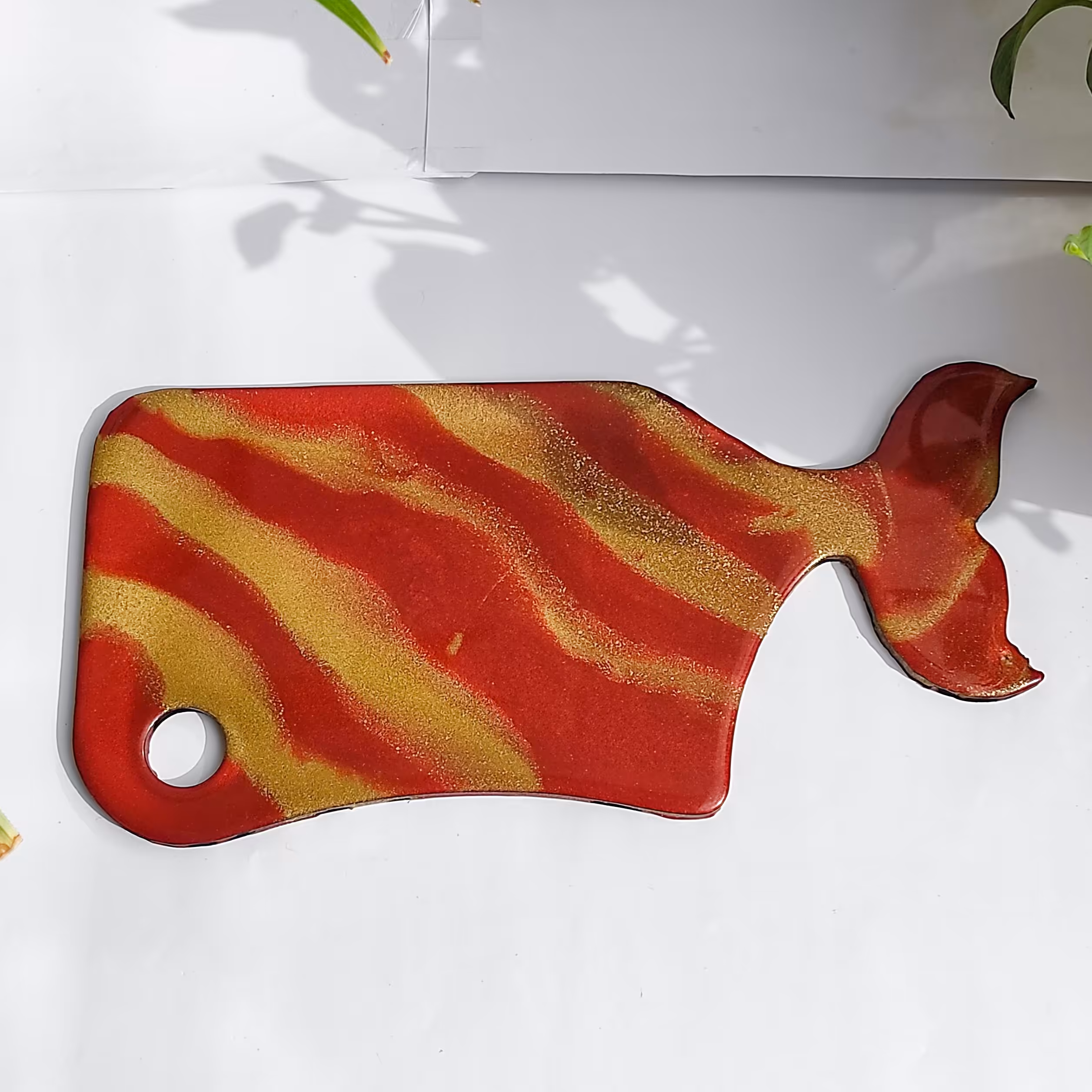 تخته سرو‌ زیبا ، طرح دم نهنگ_ خوش رنگ و زیبا ، سایز 30cm