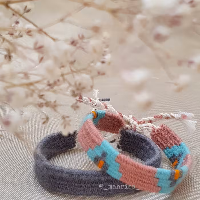 ست دستبند گلیمی طرحدار و ساده