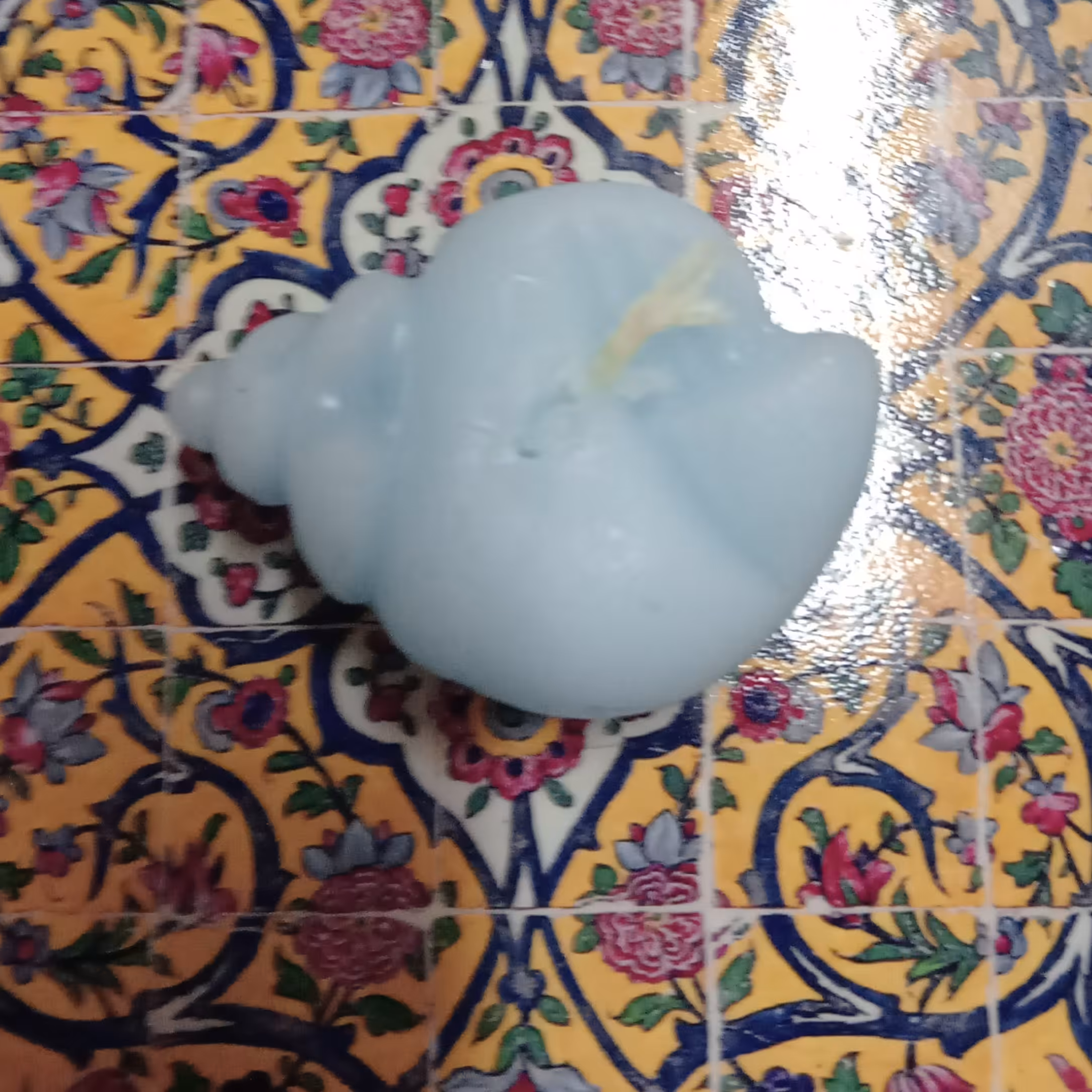 شمع تزئینی طرح گوش ماهی همراه با رنگبندی 