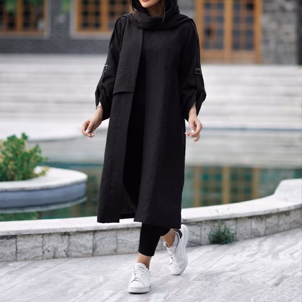 مانتو محرمی شنل دار آستین سگکی فری از 36 تا 46 قد 112 پولیتی درجه یک تک رنگ