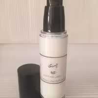 کرم ضدلک پری با عصاره گلبرگ زعفران و روغن شیرین بیان جهت برطرف کردن لک و اثرآکنه