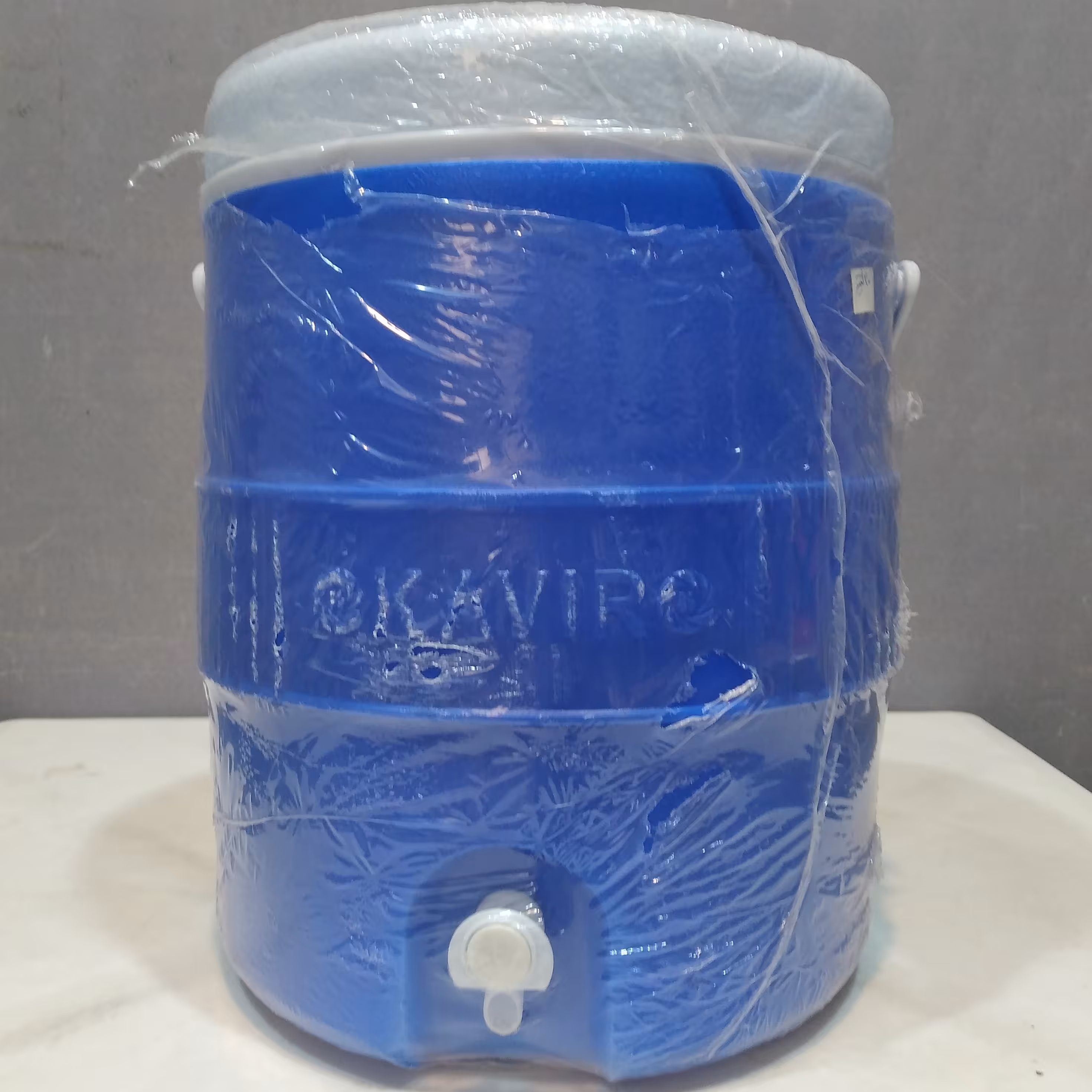 کلمن دوقلو 20 لیتر و7لیتر محصول برند معتبر کویر تهیه شده از موادنو بسیار باکیفیت