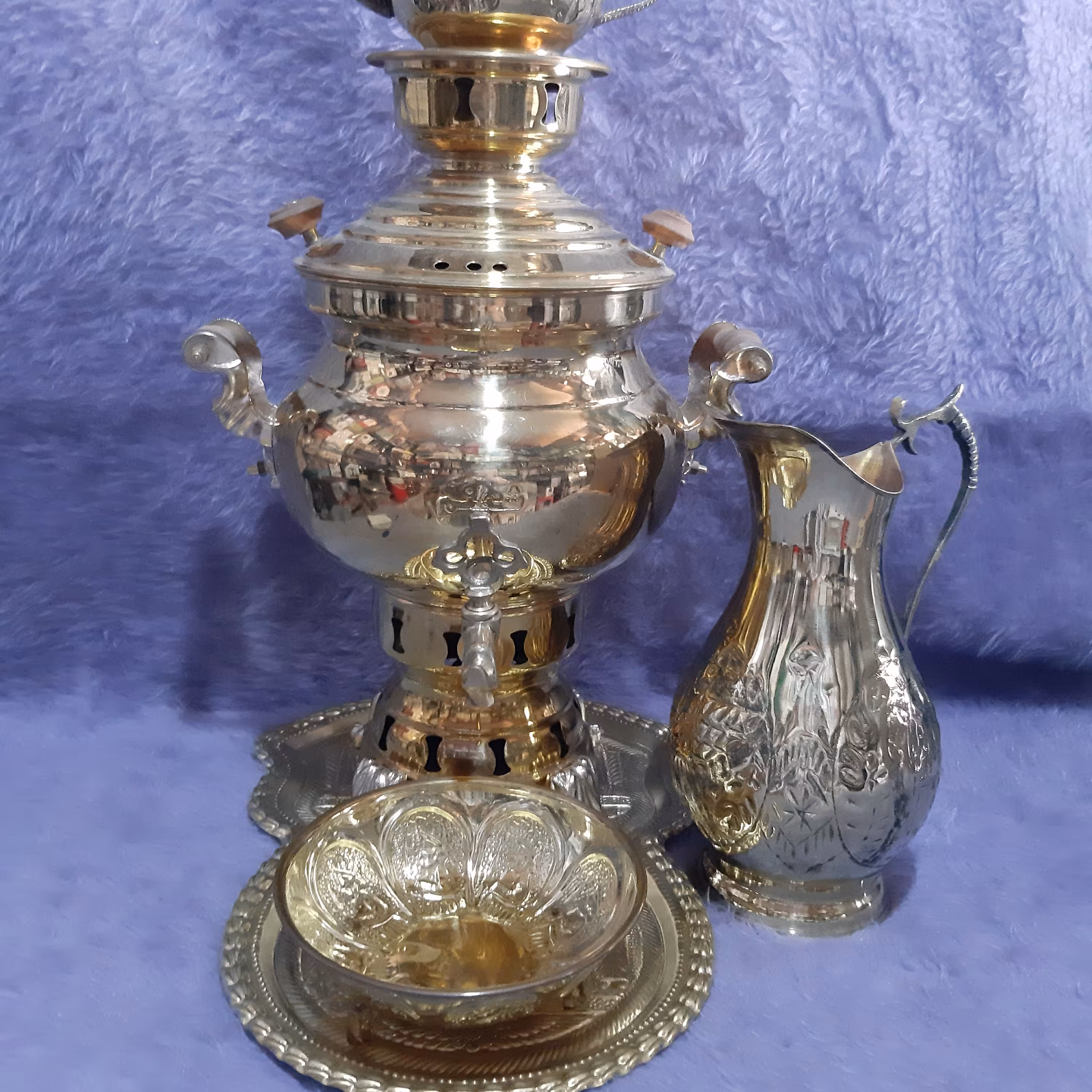 سماور برنجی ،سماور برنجی با ست کامل ، سینی، پارچ، قوری و سماور