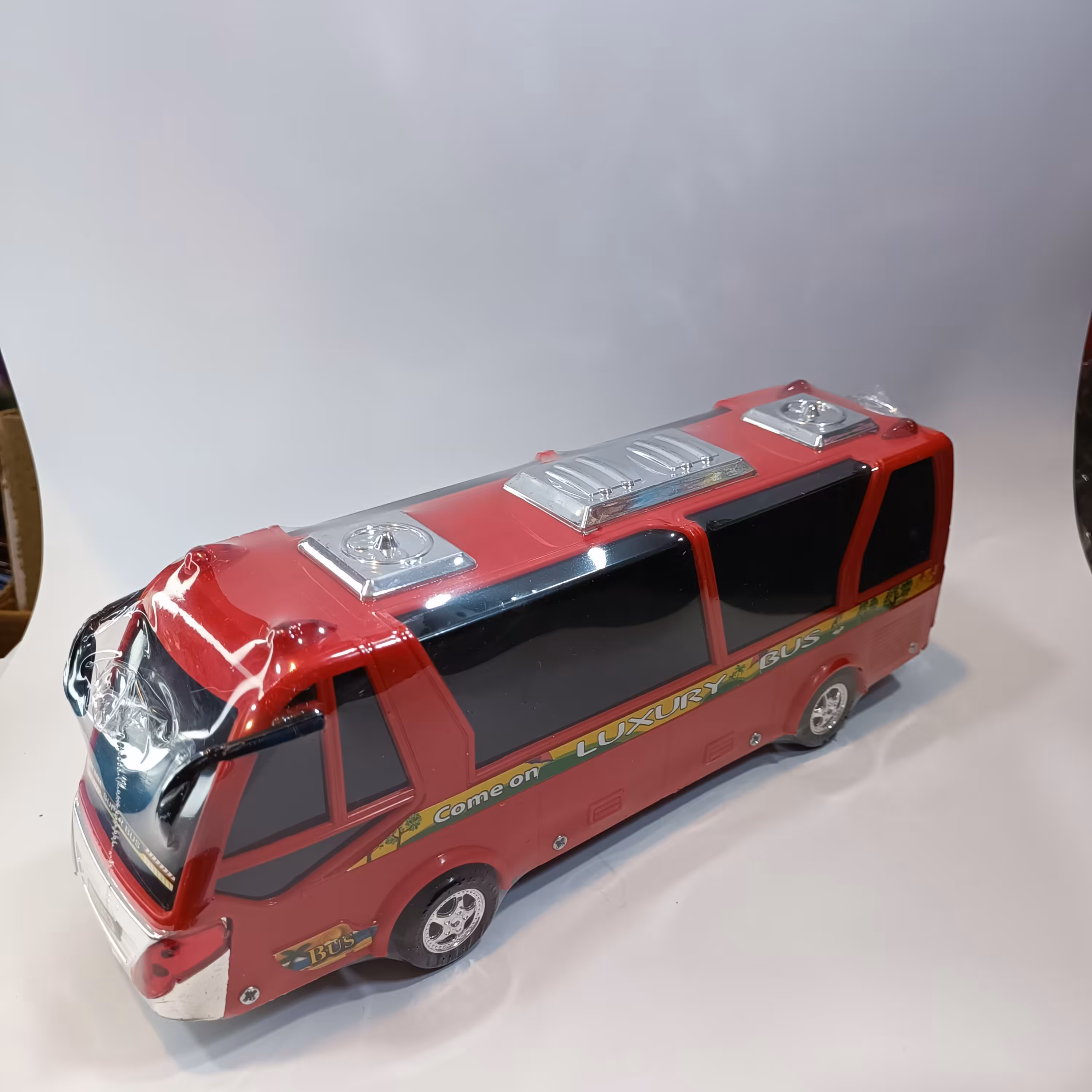 اسباب بازی اتوبوس بزرگ