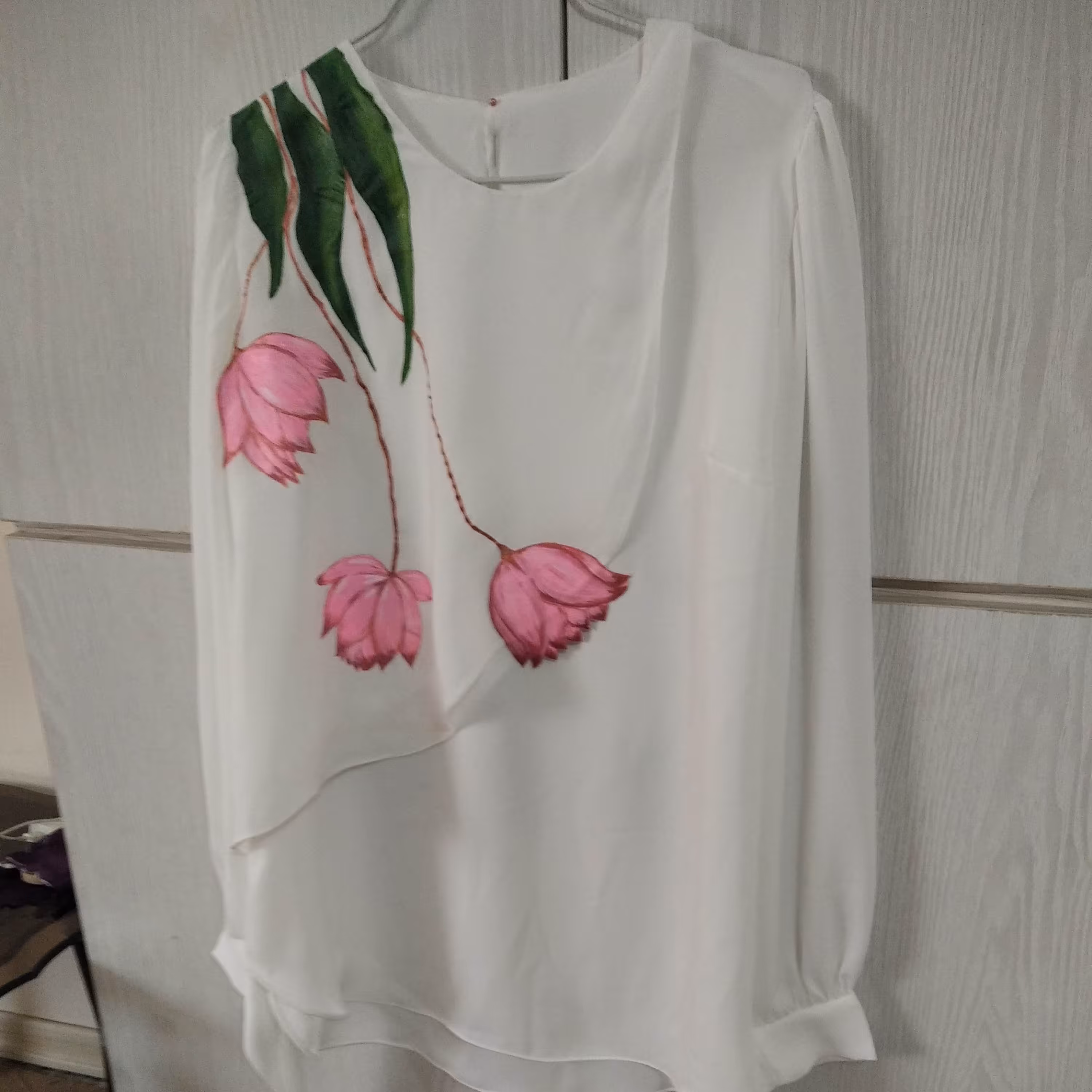 نقاشی روی پارچه و لباس و...