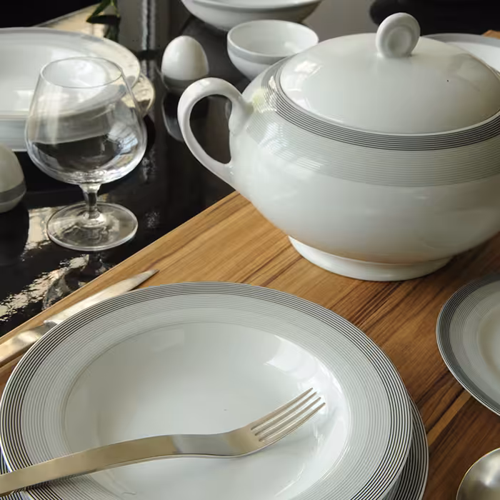 سرویس چینی زرین طرح سیلور لاینر 102 پارچه