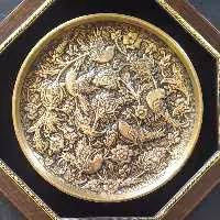 تابلو قلمزنی، برنجی ، قطر 30سانتی، با قاب 8ضلعی