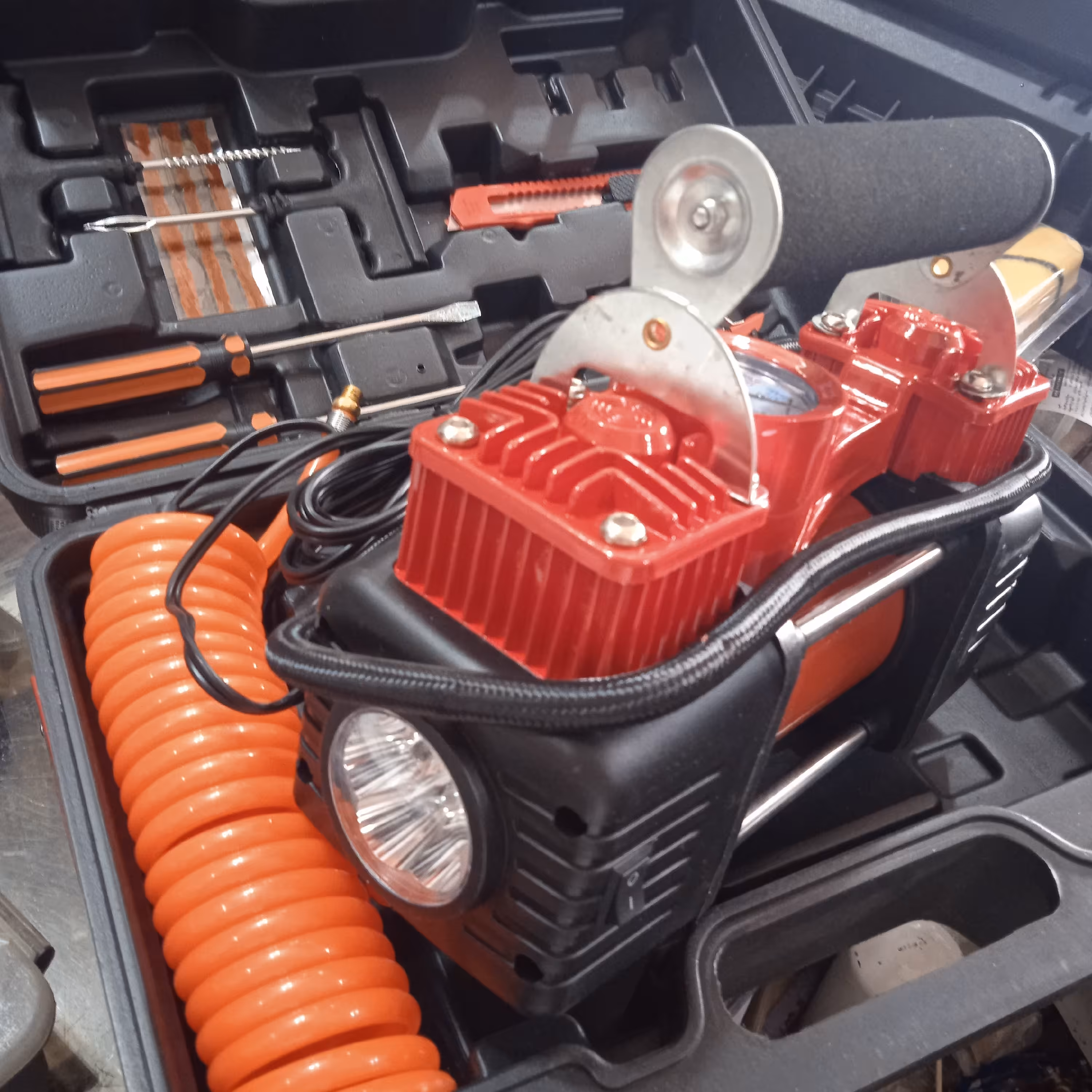 کمپرسور باد فندکی خودرو 