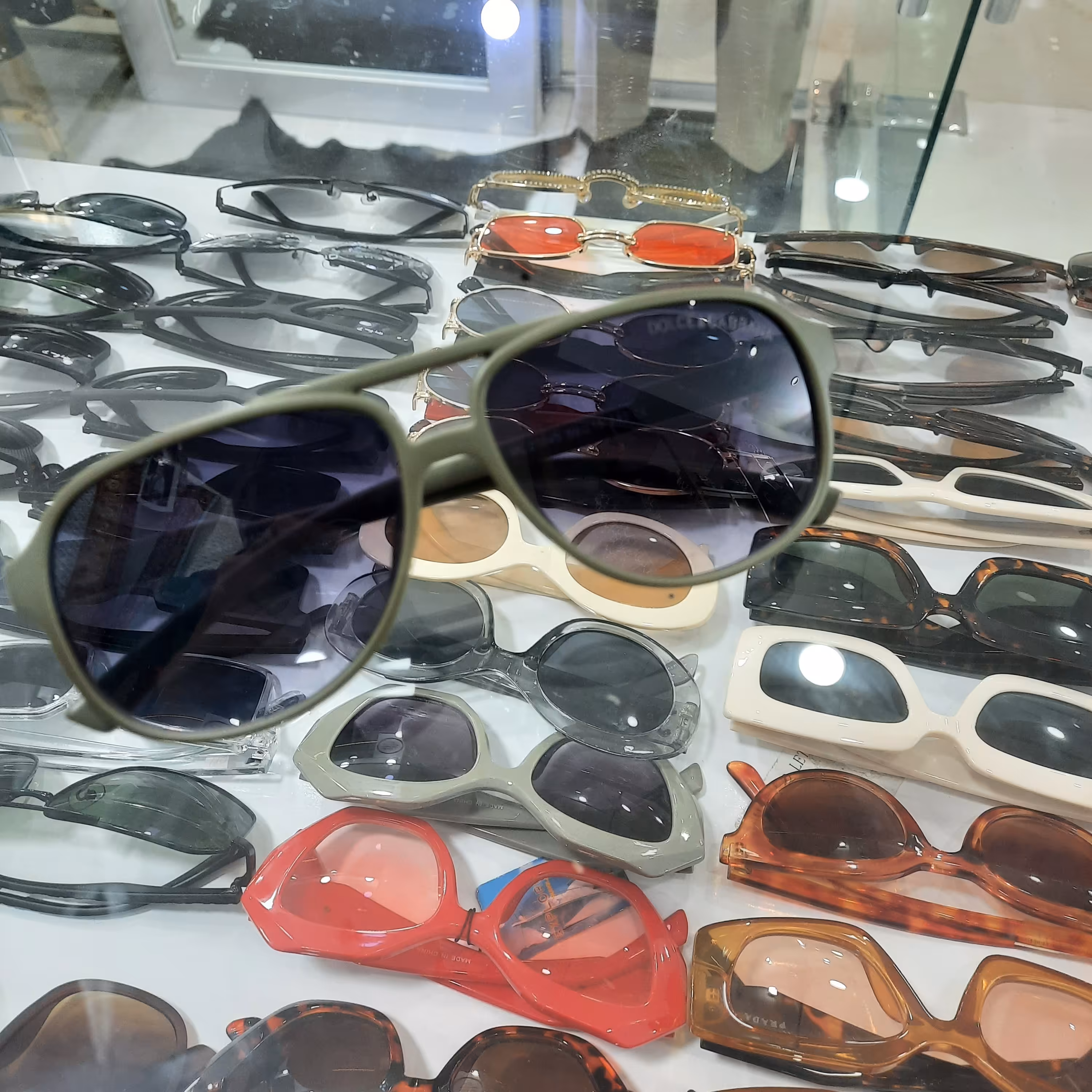 عینک دودی مردانه و زنانه اسپرت  سبک و راحت برند دولچه اند گابانا اورجینال ارسال رایگان فقط سبز