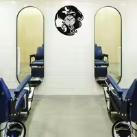 ساعت دیواری آذرلاکچری طرح آرایشگاه زنانه کد women02