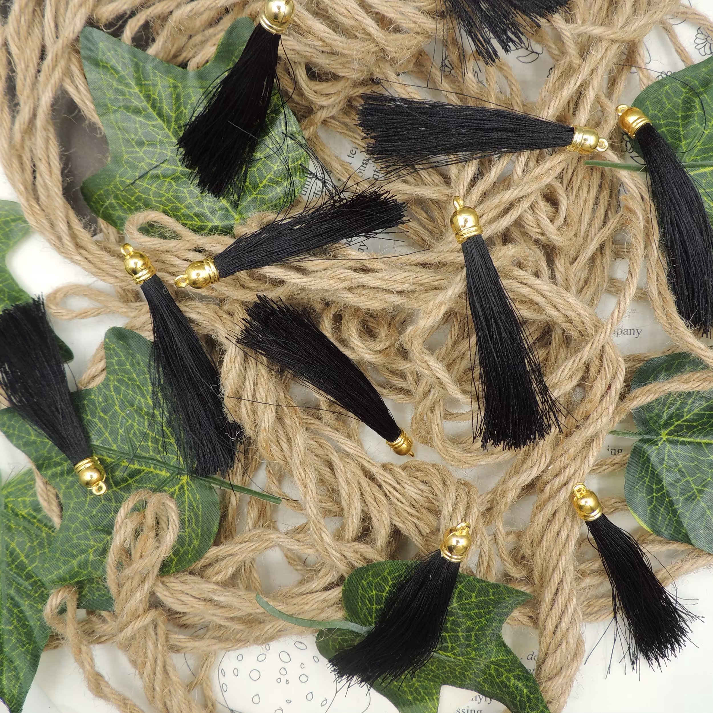 منگوله مشکی 