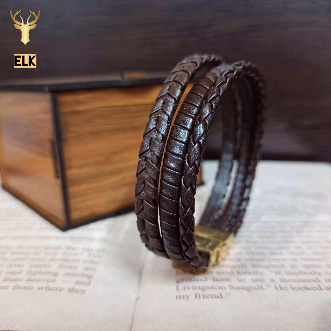 دستبند چرم طبیعی مدل E418 قهوه ای سوخته (ارسال رایگان با جعبه چوبی)