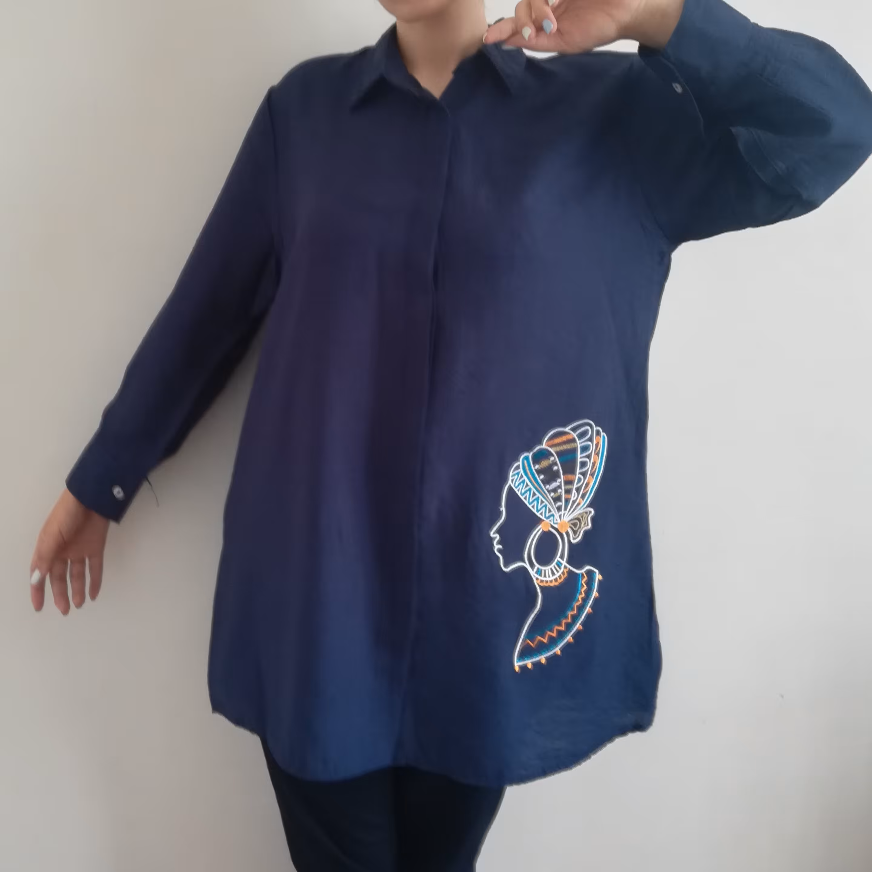 تونیک ،شومیز،مانتو کوتاه،تونیک گلدوزی شده طرح رخ،فری سایز  38-46،جنس کار بابوس دونخ