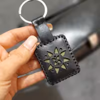 جاسوئیچی چرم