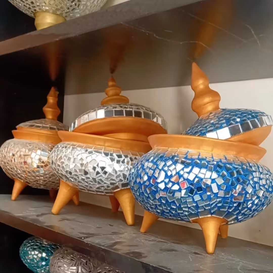 جاشکلاتی  اینه کاری